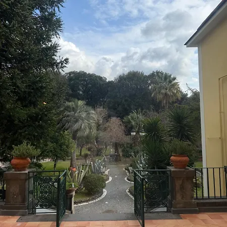 Casa Religiosa Di Ospitalita * Pollena Trocchia