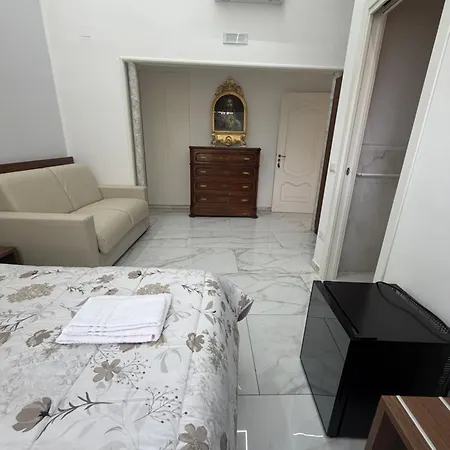 Pensjonat Casa Religiosa Di Ospitalita Pollena Trocchia
